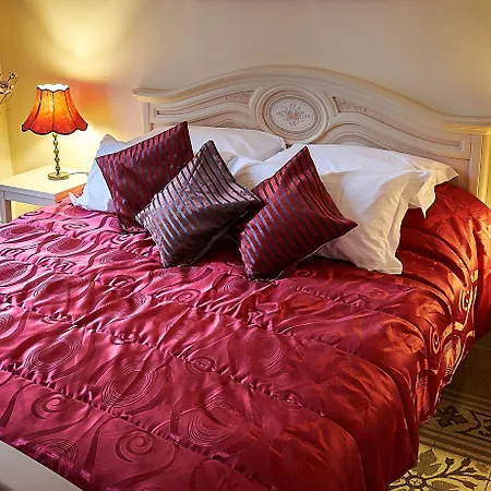 Hotel Experience *