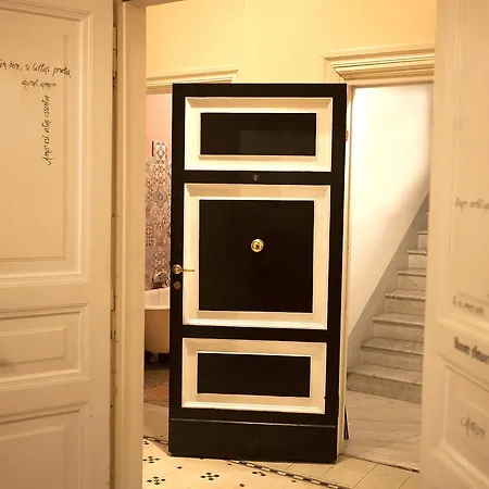 Hotel Experience *